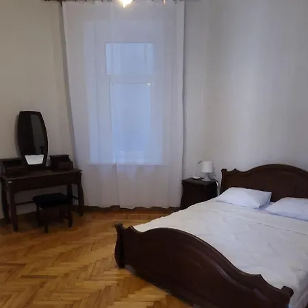 Apartment двухкомнатная в центре недалеко от пляжа ланжерон *