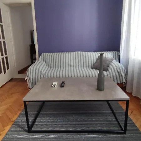 двухкомнатная в центре недалеко от пляжа ланжерон Apartment Odessa