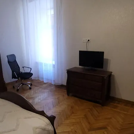 двухкомнатная в центре недалеко от пляжа ланжерон Apartment *
