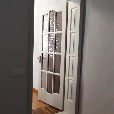 двухкомнатная в центре недалеко от пляжа ланжерон Apartment